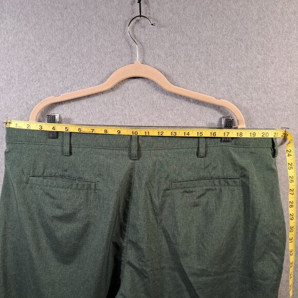PGA Tour Mens 42 Golf Shorts Green Poly Blend Classic Flat Front 10" Inseam - Picture 4 of 10